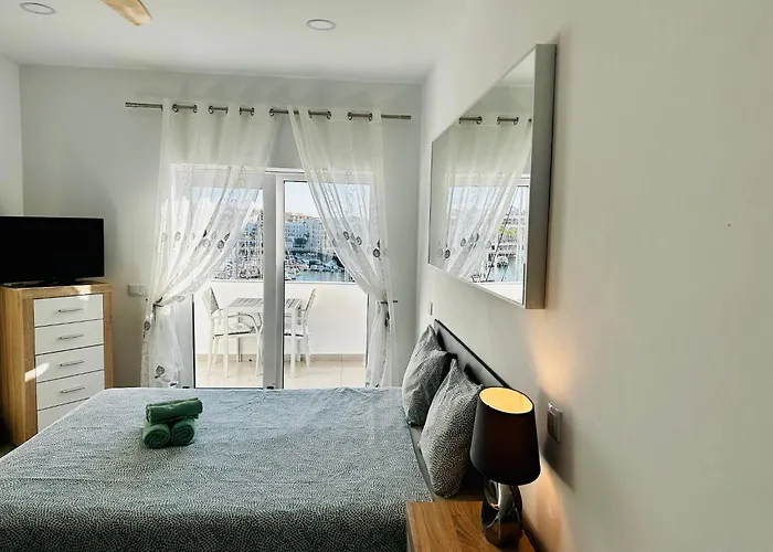 With Spectacular Views Of Marina Appartamento Lagos
